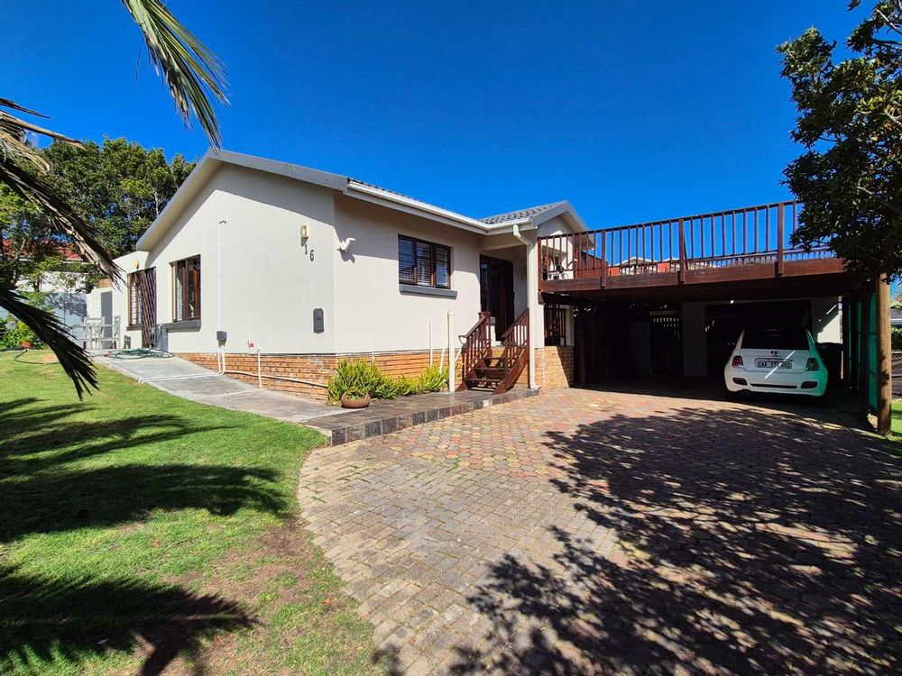 House for Sale in Dana Bay Sea views, spacious garden, wheelchair