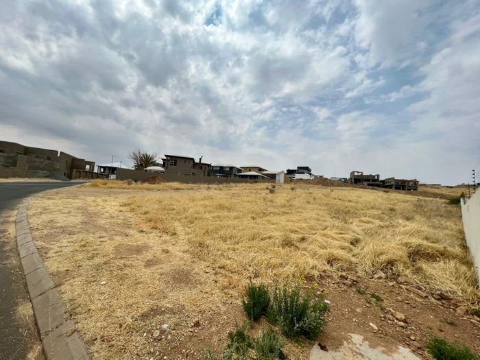 Property #2069373, Vacant Land Residential for sale in Kleine Kuppe