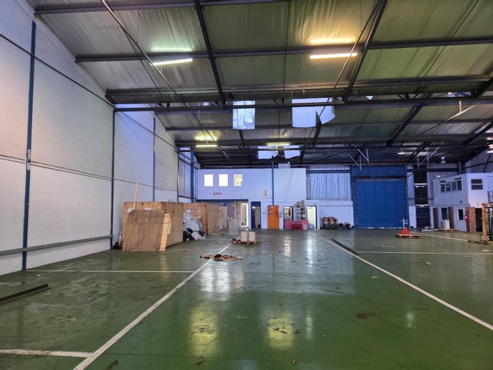Industrial space to rent in Bellville Central, 1,179.75m², 100 amps power.