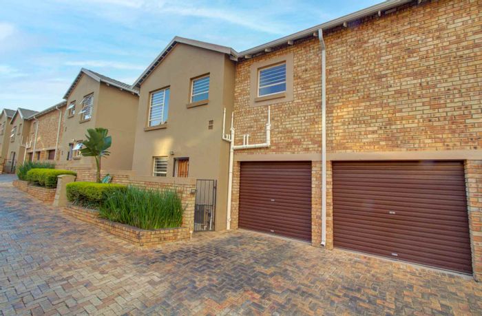 Property #2154886, Townhouse for sale in Wilgeheuwel