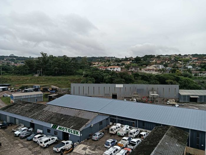 Industrial Workshop To Rent in Queensburgh Central - 136sqm, 3-phase power available.