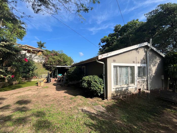 Glen Hills House For Sale: 3 beds, 2 baths, large garden, entertainment area.