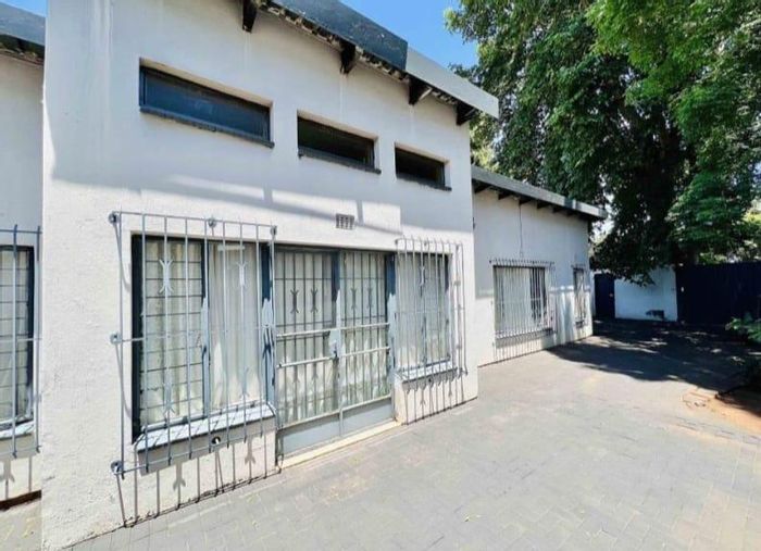 Property #2253016, Mixed Use for sale in Westdene