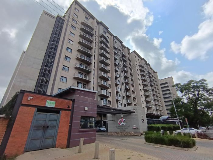 1-Bedroom Apartment To Rent in Hatfield with Parking and Convenient Amenities.
