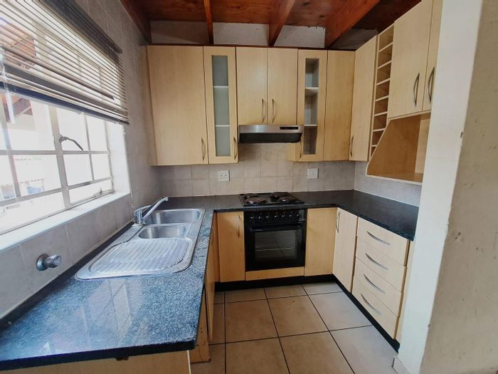 2-Bedroom Apartment with Loft, Balcony, Pool, and 24-Hour Security in Noordwyk To Rent