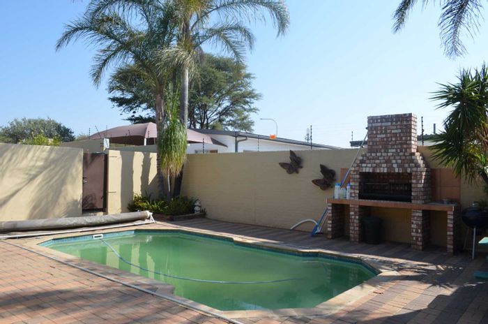 Property #2403787, House Rental Monthly in Pioniers Park