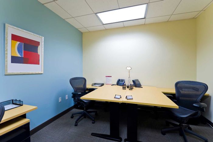 Office to Rent in Town Bush Valley: Private space, shared amenities, flexible options.