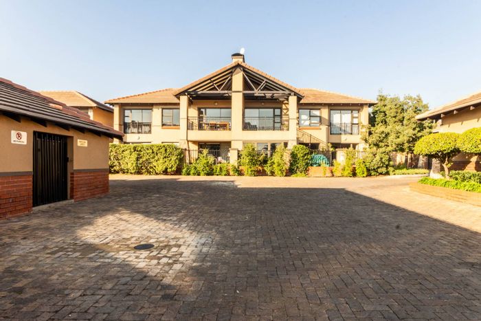 Property #2158054, Apartment for sale in Ebotse Golf And Country Estate