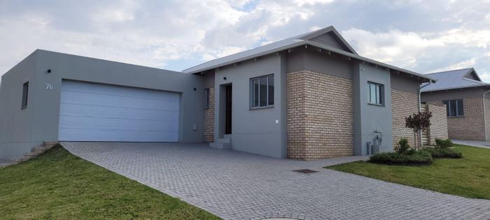 Mooikloof Country Estate House For Sale: 3 beds, secure living, energy-efficient amenities.