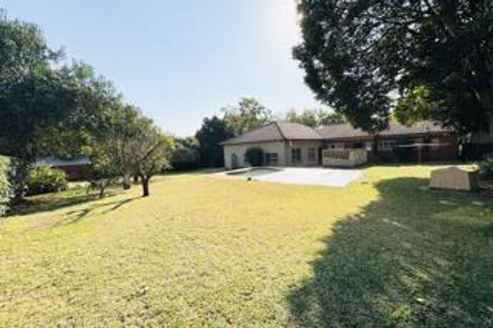 For Sale: Spacious House in Wierdapark Ext 1 with Pool, Flat, and Garden.