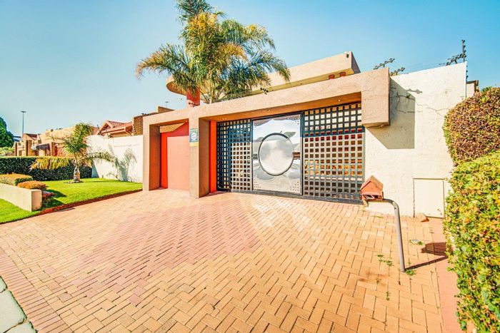 Property #2158488, House pending sale in Diepkloof