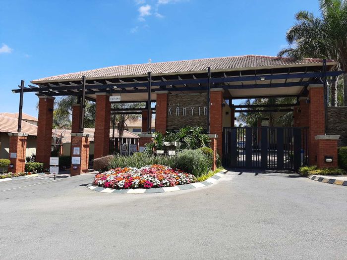 2-Bedroom Apartment To Rent in Sunninghill with clubhouse, gym, and security.