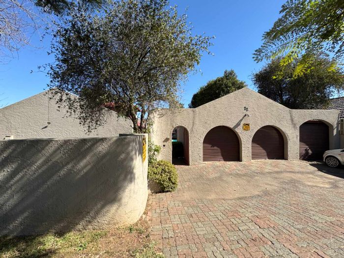 For Sale: Spacious Brackendowns House with Pool, Garden, and Ample Parking.