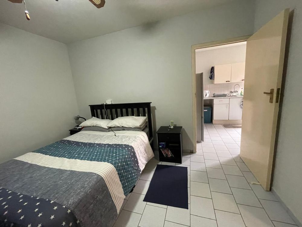 Flat 1 ( 1 bedroom flat )