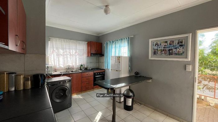 House for sale in Otjomuise: Investment opportunity with rental income and ample parking.