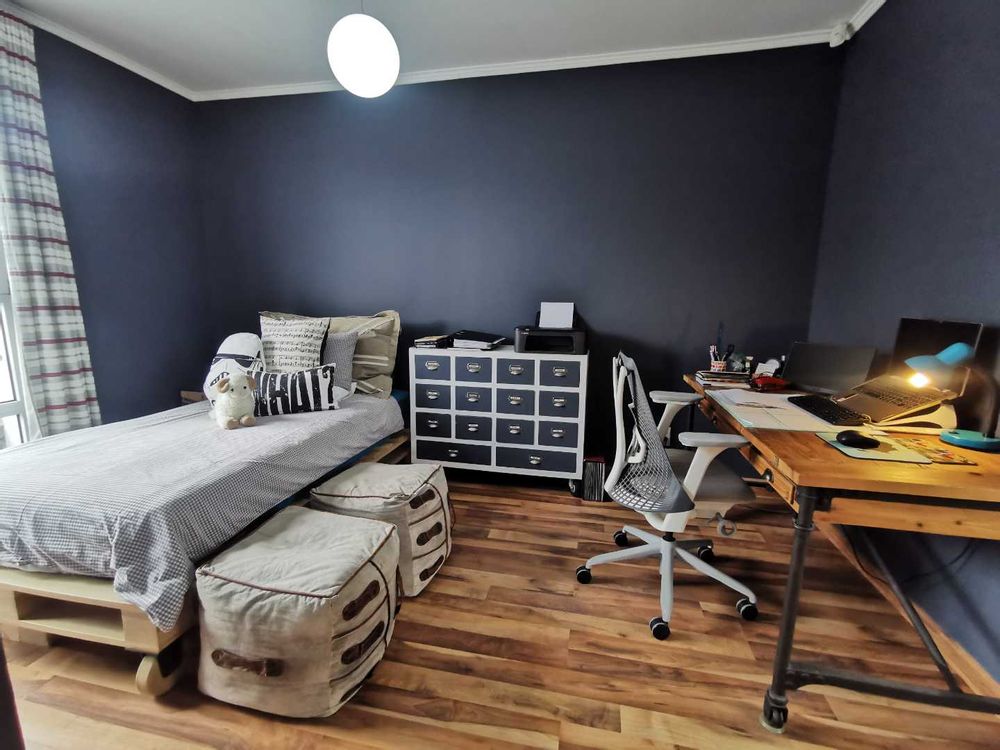 1ST FLOOR - BEDROOM NEXT TO THE MASTER BEDROOM 