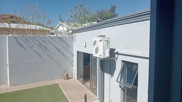 Klein Windhoek townhouse to rent: 4 bedrooms, secure, pet-friendly, double garage.