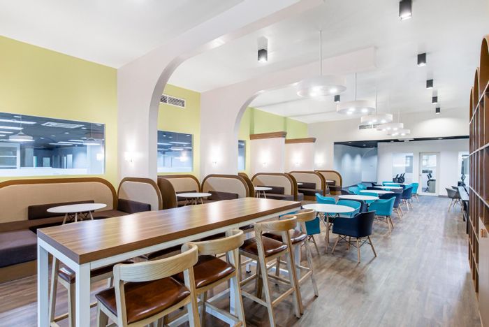 Kyalami Gardens Office To Rent: Flexible coworking, global network access, essential amenities.