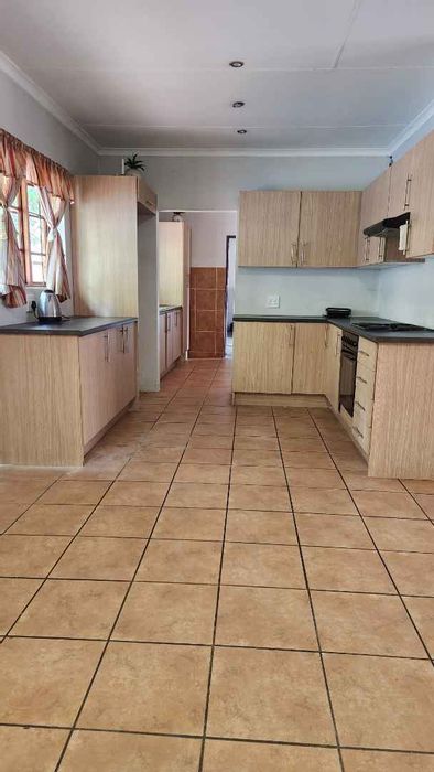 Property #2253081, House rental monthly in Theresapark