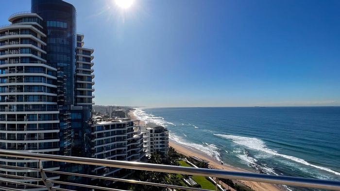 Umhlanga Rocks Central Apartment To Rent: 3 bedrooms, sea views, luxury amenities.