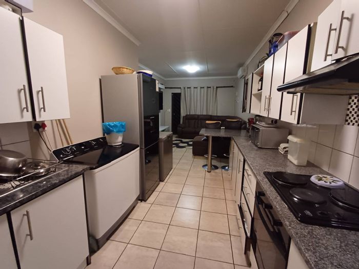 Property #2267603, Townhouse For Sale in Otjomuise Ext 4