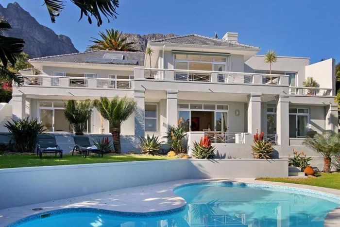 Property #895868, House rental daily in Camps Bay