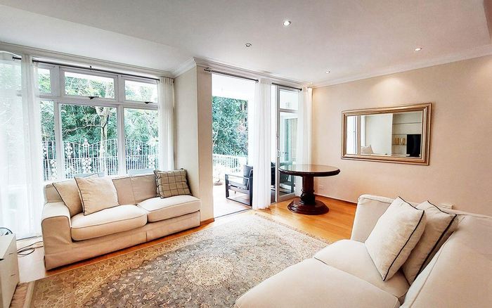 Illovo Apartment To Rent: Furnished, secure estate, close to business hubs.