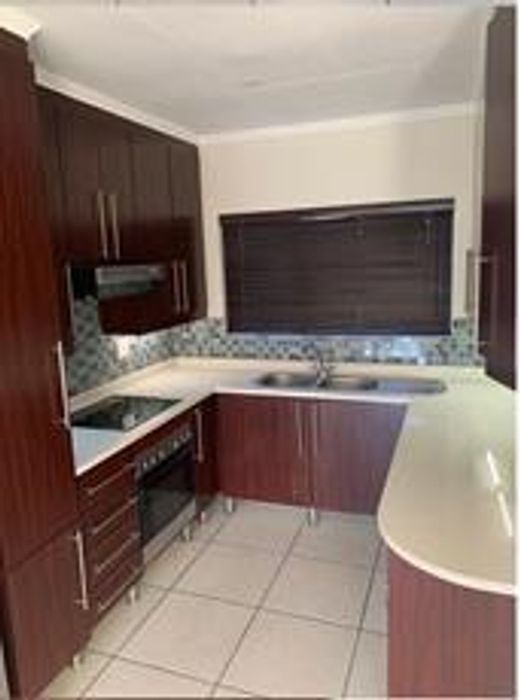 Property #2266593, Apartment rental monthly in Greenstone Hill Central