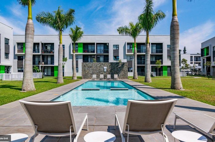 2-Bedroom Apartment To Rent in Ballito Central with garden, pool, and security.