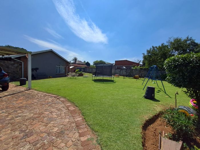 Property #2137782, House pending sale in Impala Park