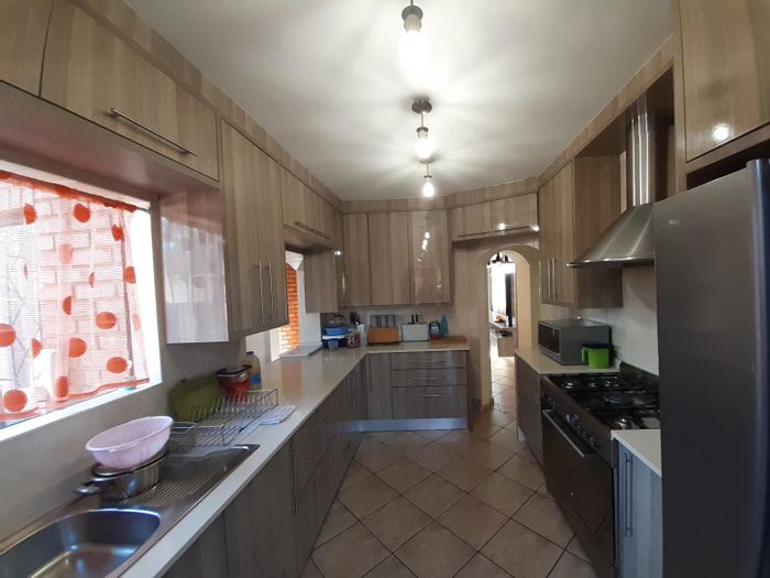 Mayfield Park Property property and houses for sale in Mayfield Park