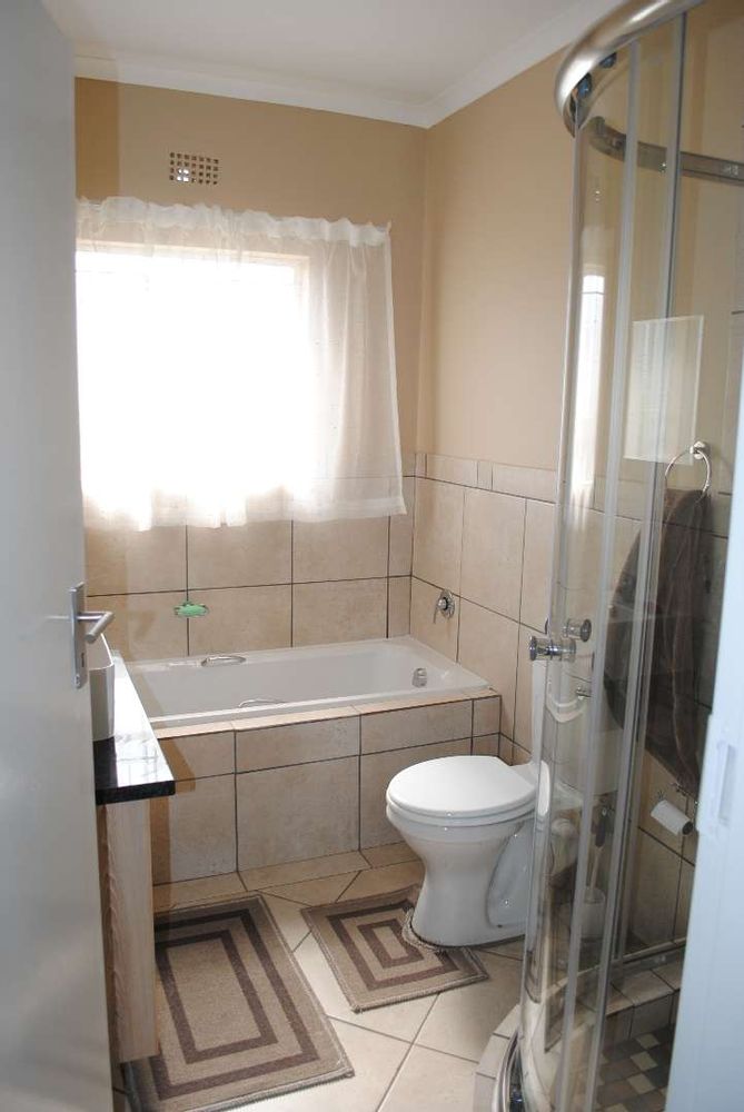 en-Suite Bathroom