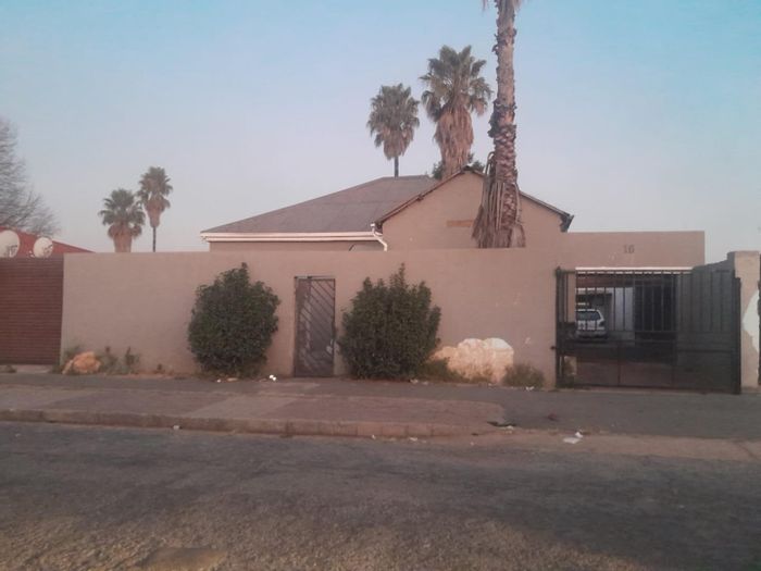 Property #2160169, House for sale in Newlands