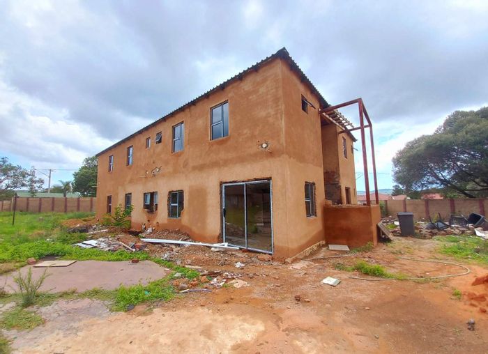 For Sale: House in West Park with 15 bedrooms, lapa, and double garage.