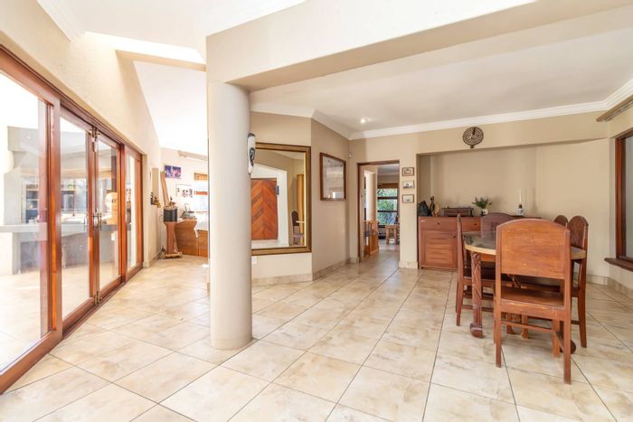 Sunninghill House For Sale: 5 Beds, Pool, Large Garden, Secure Boomed Area