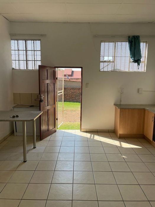 Property #2070269, Apartment rental monthly in Belfast