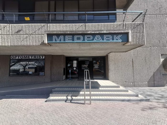 Property #2188003, Office rental monthly in Vereeniging Central