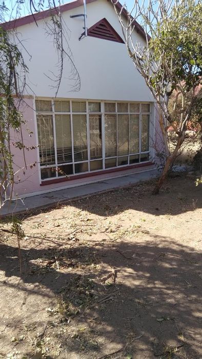 Property #2211750, House for sale in Otjiwarongo Central