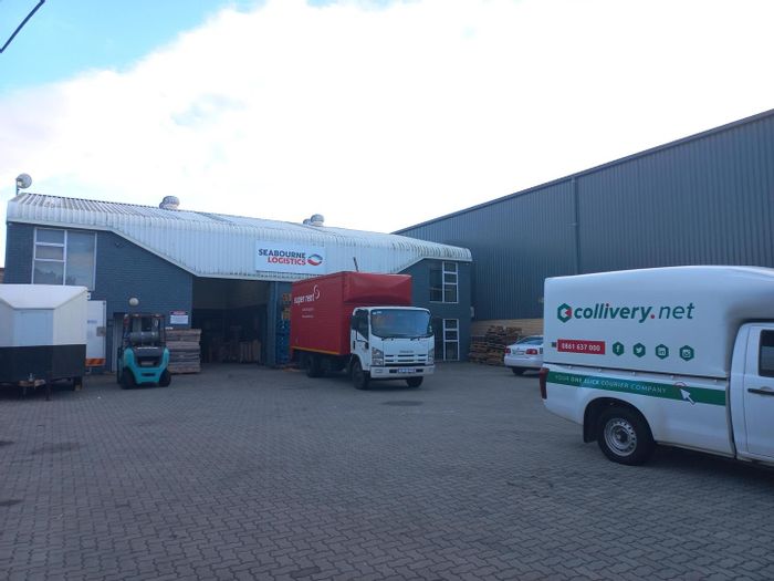 Industrial property in Walmer To Rent, flexible space, close to airport and harbour.