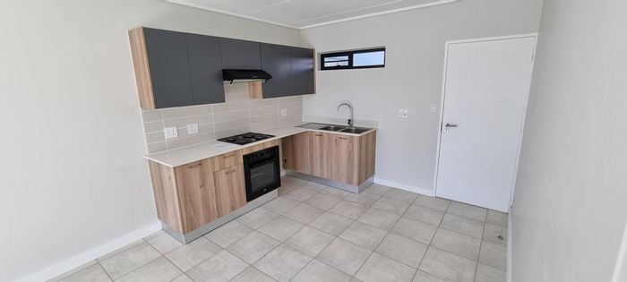 For Sale: 2-Bedroom Apartment in Linbro Park with garden, pool, and wellness center.