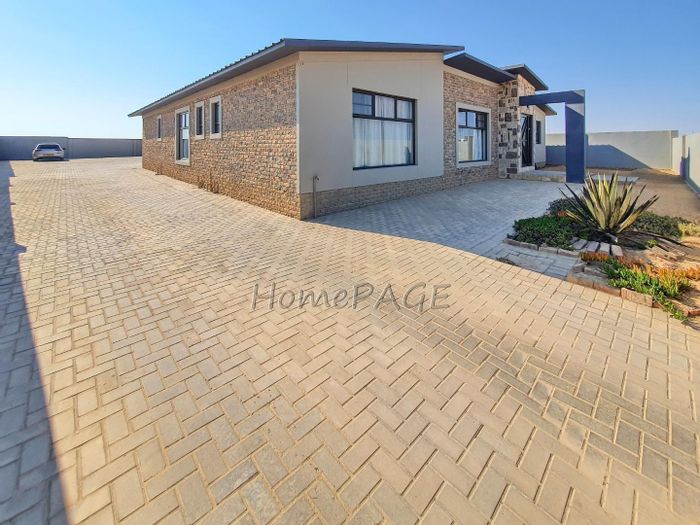 Property #2252566, House for sale in Henties Bay Central