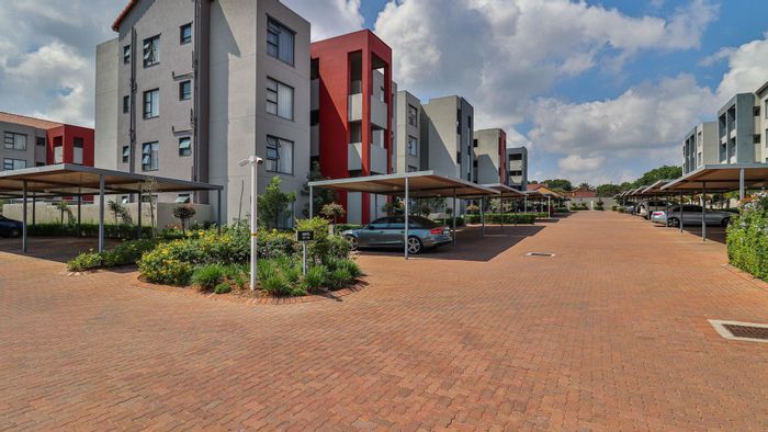 For Sale: 2-Bedroom Apartment in Fourways with Pool, Gym, and Secure Parking.
