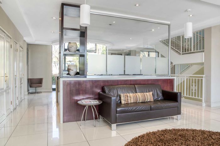 Office to Rent in Johannesburg Central: Private space, coworking access, flexible membership.