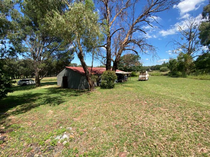Walker Fruit Farms Small Holding For Sale: 1ha land, borehole, two flatlets.