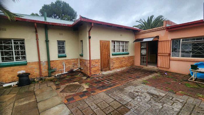 Property #2152559, Apartment rental monthly in Noordhoek