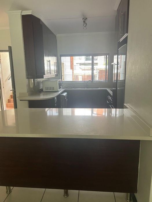 Property #2347998, Apartment Rental Monthly in Greenstone Hill