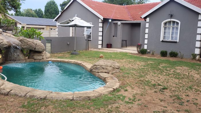 Property #2203699, House rental monthly in Bloubosrand