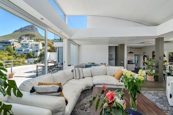 Tamboerskloof House For Sale: 4 Bedrooms, Pool, Mountain Views, Outdoor Entertaining.