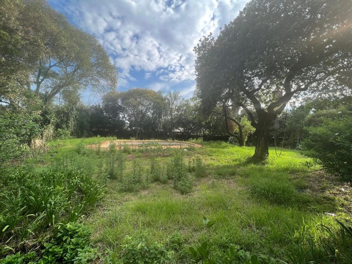 Sprawling 1983 m2 Vacant Land Residential, For Sale, Menlo Park.