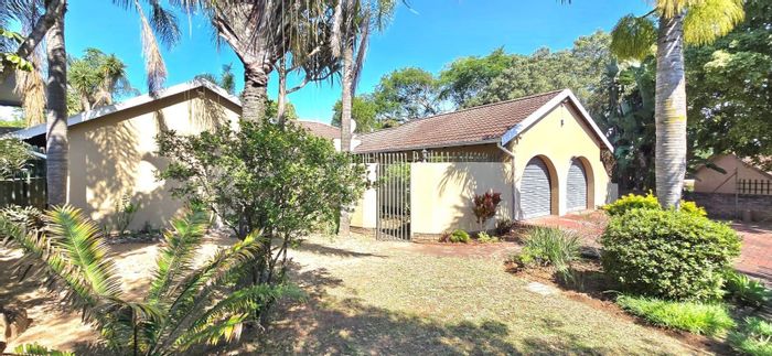 For Sale: Spacious 4-bedroom house in Sonheuwel with pool and lapa.